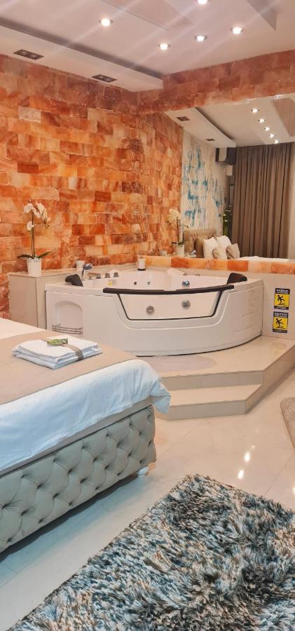 Design Apartment Premium Spa Lux 4 Star "Dubai" Completely Private Wellness & Spa Free Included Sauna & Jacuzzi & Salt Wall & Fire Place & 3D Ceilings & Business Wifi & Netflix & Keyless Code Entry & Full Smart App & Secure 2 Parking Place Ćuprija Eksteriør bilde