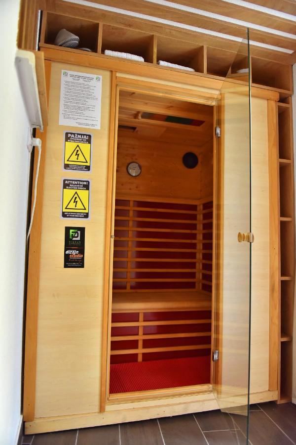 Design Apartment Premium Spa Lux 4 Star "Dubai" Completely Private Wellness & Spa Free Included Sauna & Jacuzzi & Salt Wall & Fire Place & 3D Ceilings & Business Wifi & Netflix & Keyless Code Entry & Full Smart App & Secure 2 Parking Place Ćuprija Eksteriør bilde
