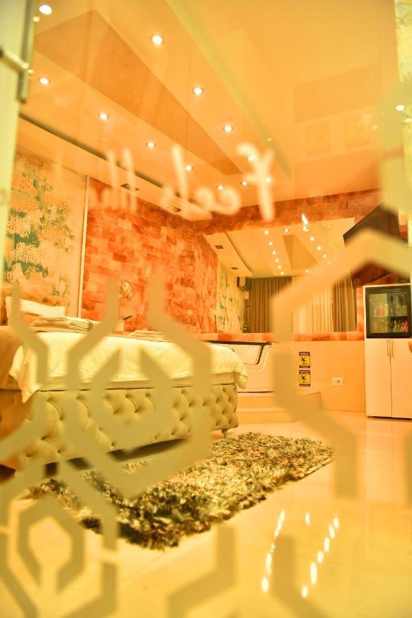 Design Apartment Premium Spa Lux 4 Star "Dubai" Completely Private Wellness & Spa Free Included Sauna & Jacuzzi & Salt Wall & Fire Place & 3D Ceilings & Business Wifi & Netflix & Keyless Code Entry & Full Smart App & Secure 2 Parking Place Ćuprija Eksteriør bilde